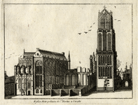 36954 Gezicht op de Domkerk en het Domkerkhof te Utrecht uit het noordwesten met het geruïneerde schip van de kerk. ...